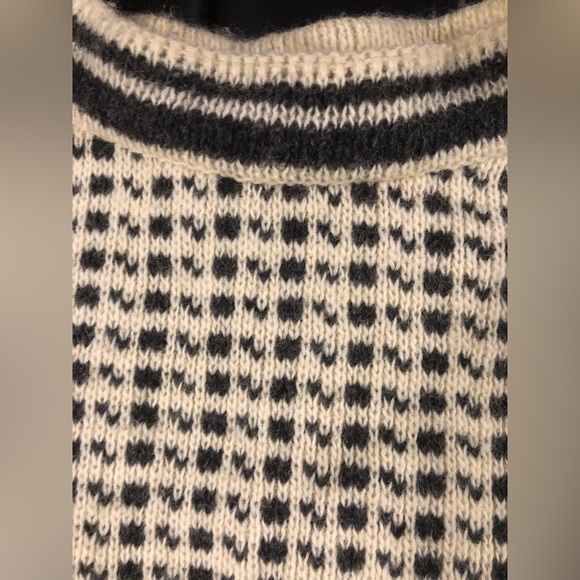 Vintage Volund Lokken Verk Norway Hand Knit Wool Sweater EUC Perfect War… - Picture 2 of 5